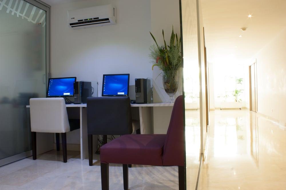 Washington Plaza Hotel 4*